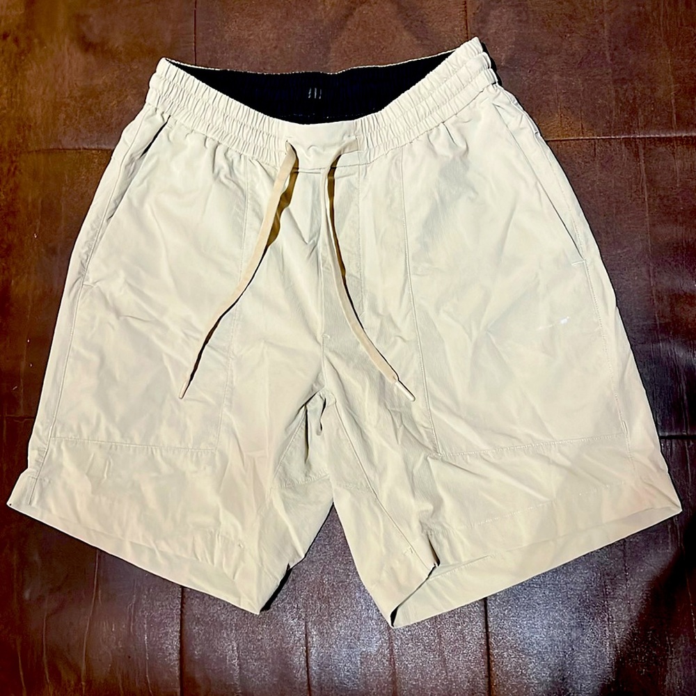 Lululemon men’s shorts size M